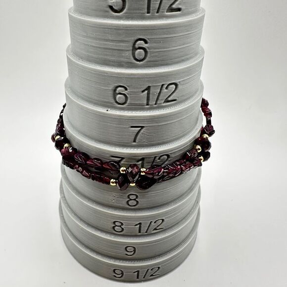 ~8" carved and faceted garnet bracelet with gold tone accent beads, 925 clasp! - Picture 7 of 11